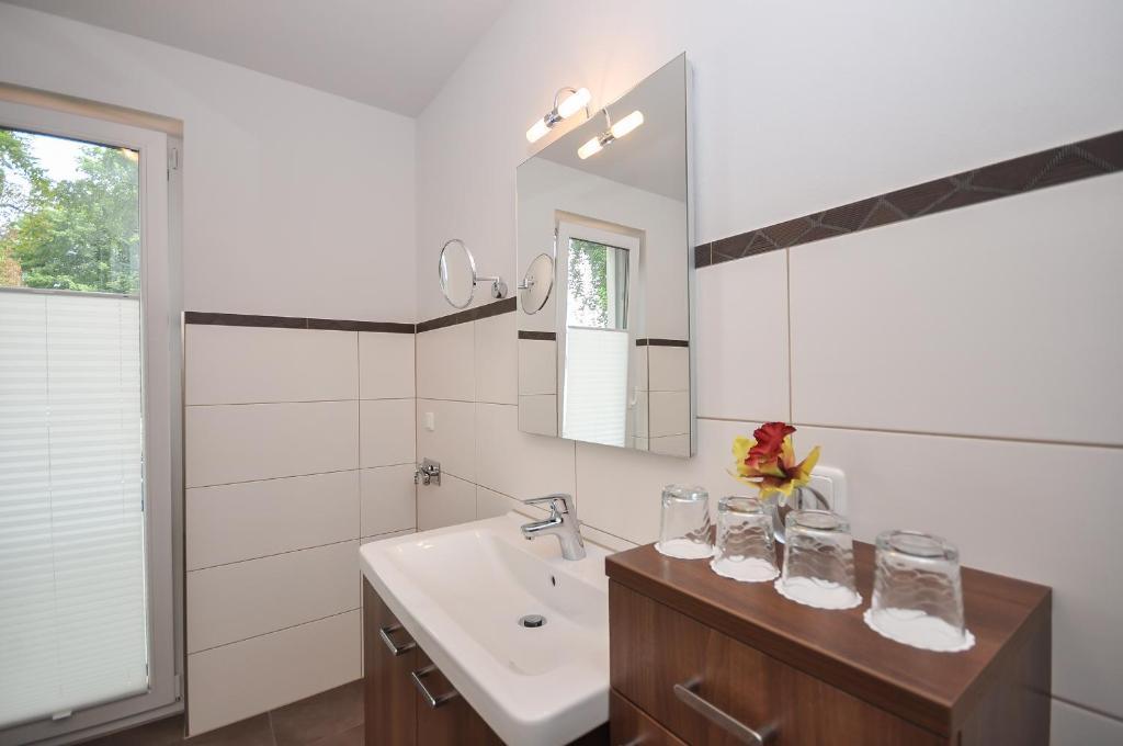 Apartmenthaus Kleiner Falke Binz Phòng bức ảnh